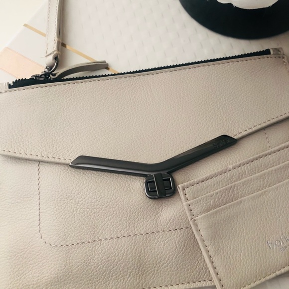 ๐ Botkier Valentina Leather Wristlet & Card Holder - Picture 2 of 13